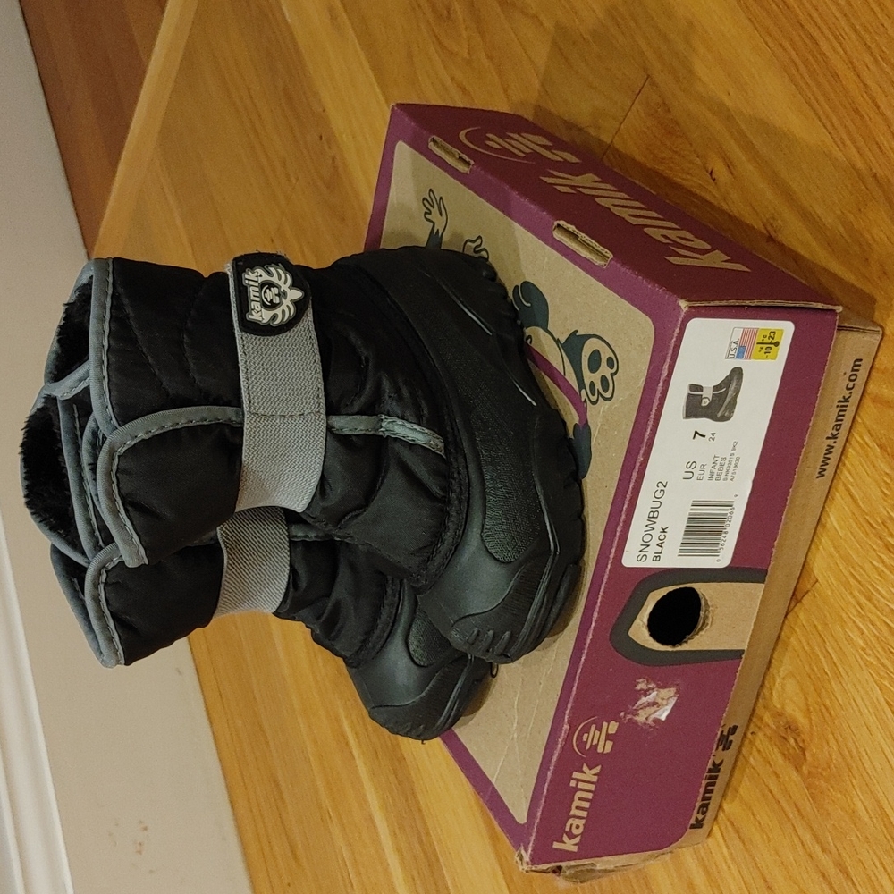 Kamik Snowbug2 Cold Weather Boots Toddler size 7, Like New with box, worn once